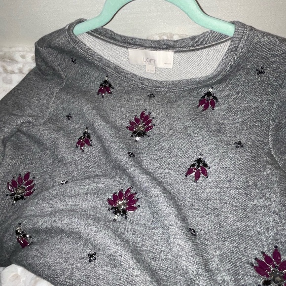 Ann Taylor loft small petite crew neck Sweater grey w/ purple amethyst gems - Picture 7 of 10